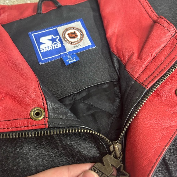 Beautiful rare 90s leather Detroit Red Wings STARTER jacket. - Picture 2 of 5